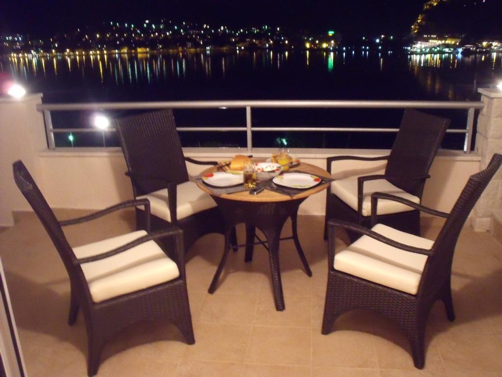 Apartment Fjord Waterfront Kotor Exterior photo